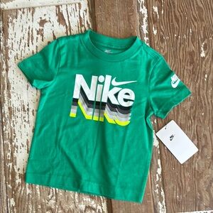 Nike Logo shirt - 2T Stadium Green